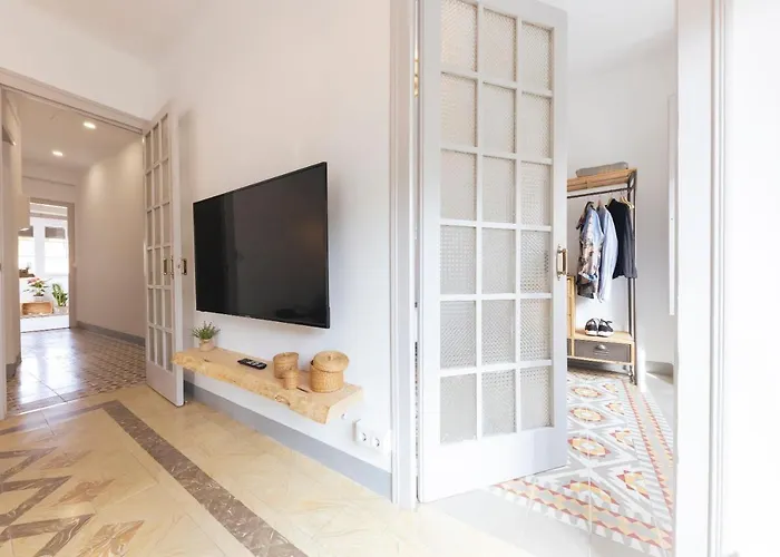 Bravissimo Rambla River View Apartment