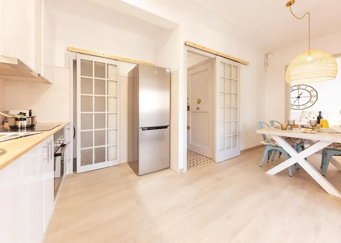 Bravissimo Rambla River View Apartment