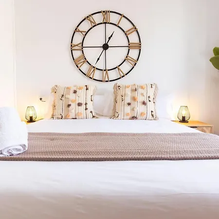 Bravissimo Rambla River View Apartment